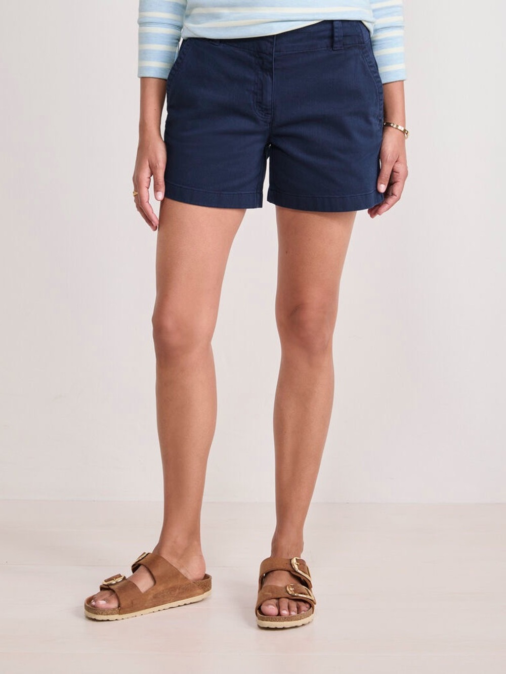 NWOT Eddie Bauer Legend Wash Mid Rise Boyfriend Shorts Blue size 2
